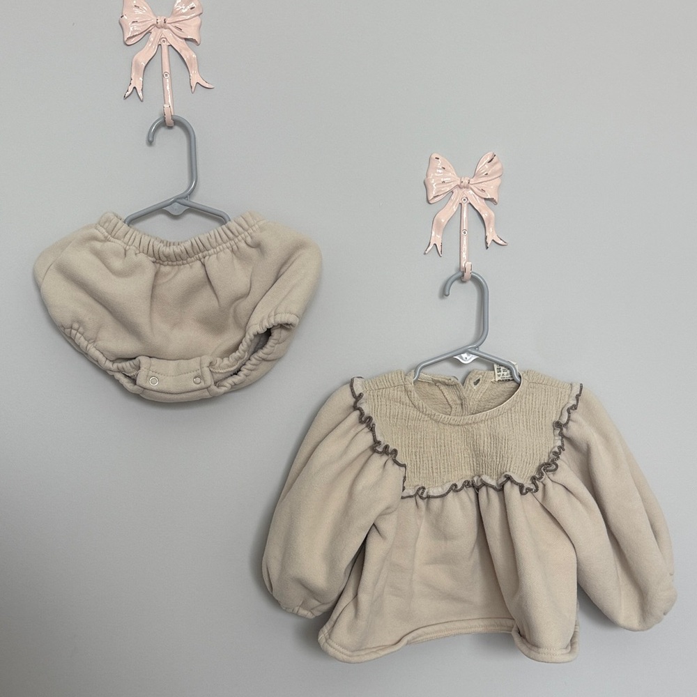 Bebe Holic M (6-12 month) Cream Baby Outfit with Ruffle Detail